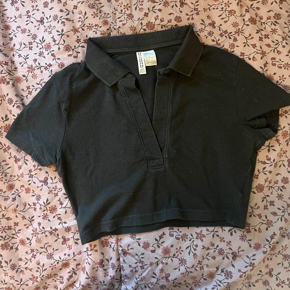 H&M black collared tshirt